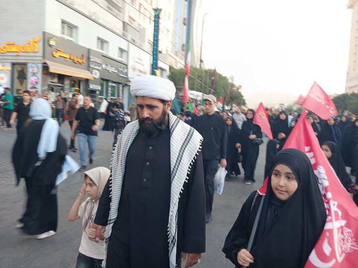 تصاویر/ پیاده روی جاماندگان اربعین حسینی در مشهدمقدس