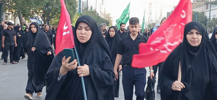 تصاویر/ پیاده روی جاماندگان اربعین حسینی در مشهدمقدس