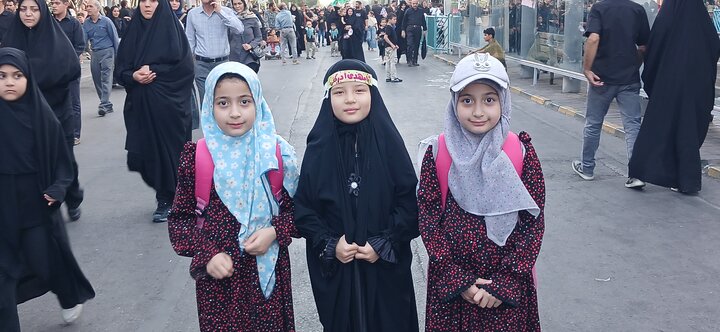 تصاویر/پیاده روی جاماندگان اربعین حسینی در مشهد مقدس