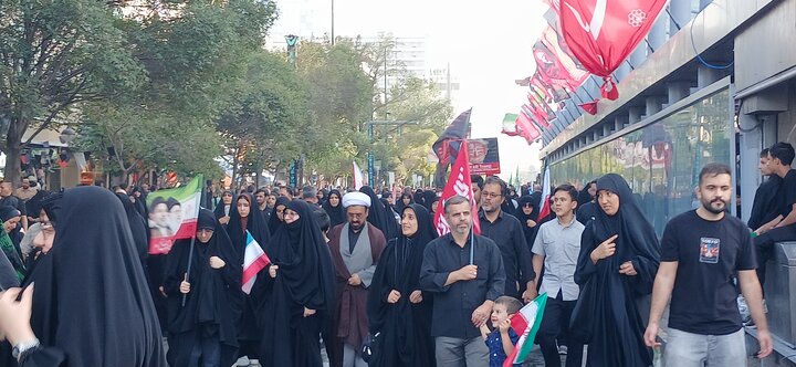 تصاویر/پیاده روی جاماندگان اربعین حسینی در مشهد مقدس