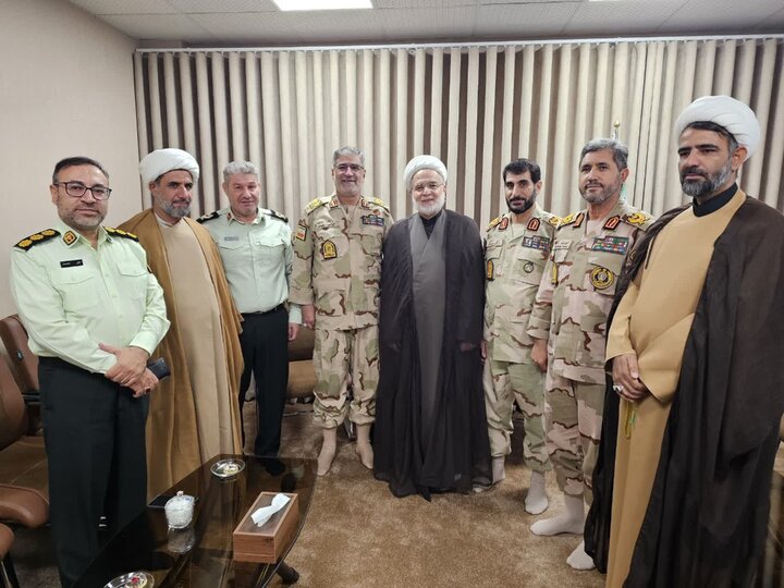 دیدار فرمانده کل مرزبانی فراجا با نماینده ولی‌فقیه در استان کردستان
