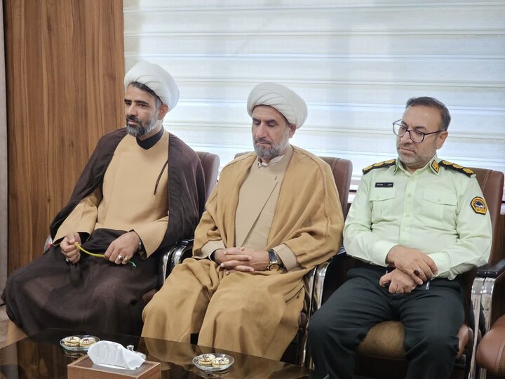 دیدار فرمانده کل مرزبانی فراجا با نماینده ولی‌فقیه در استان کردستان
