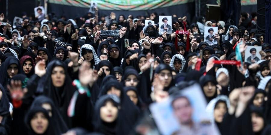 Student Mourning Groups Pay Tribute to the Martyred Leader on Arbaeen
