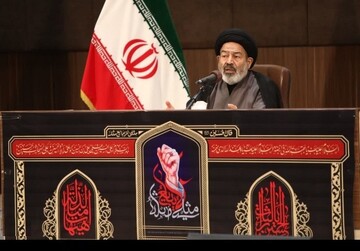 اربعین امسال تجلی وفاداری امت اسلامی به قائد شهید بود