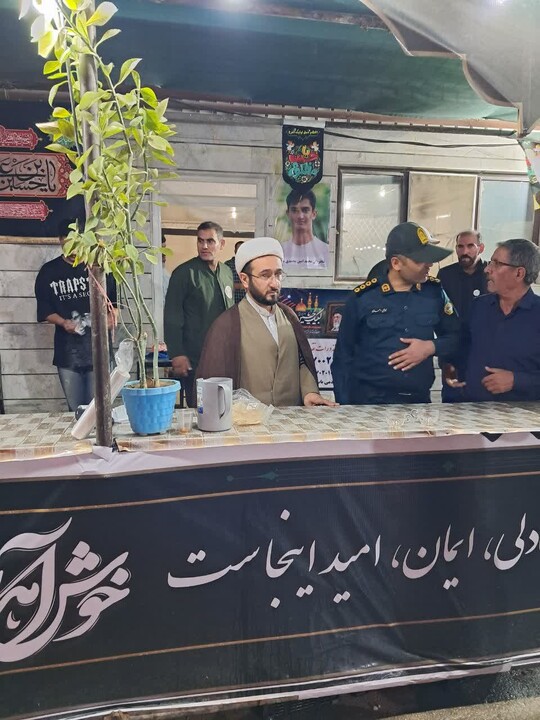 تصاویر / برپایی موکب‌ عقیدتی سیاسی انتظامی همدان در مسیر بازگشت زائران اربعین حسینی