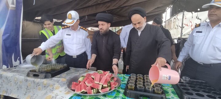 تصاویر / برپایی موکب‌ عقیدتی سیاسی انتظامی همدان در مسیر بازگشت زائران اربعین حسینی