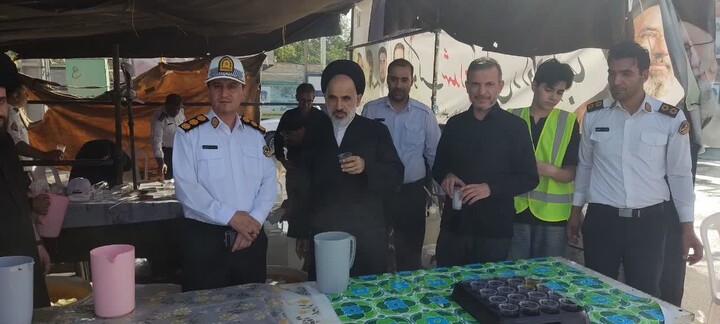 تصاویر / برپایی موکب‌ عقیدتی سیاسی انتظامی همدان در مسیر بازگشت زائران اربعین حسینی