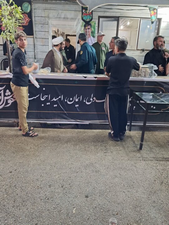 تصاویر / برپایی موکب‌ عقیدتی سیاسی انتظامی همدان در مسیر بازگشت زائران اربعین حسینی