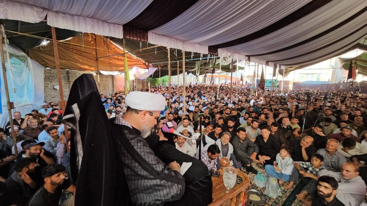 امام حسینؑ نے انسانیت کو ظلم و جبر کے سامنے سر نہ جھکانے کا درس دیا: حجت الاسلام مسرور عباس انصاری