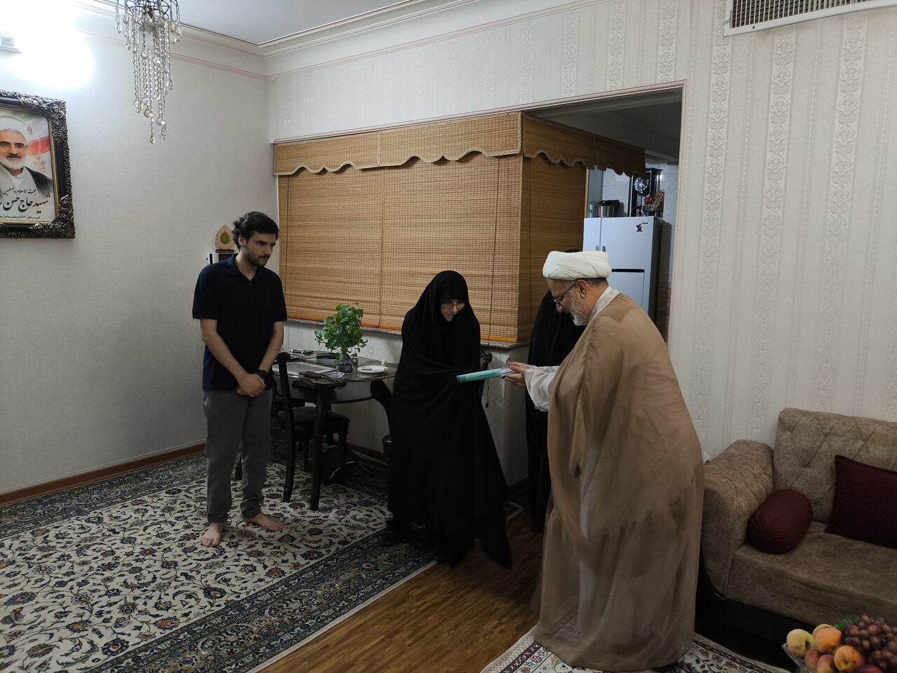 دیدار نمایندگان آیت‌الله اعرافی با خانواده شهید حجت‌الاسلام والمسلمین سامعی + تصاویر