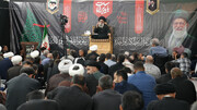 À Qom, une cérémonie rend hommage au martyr Ayatollah Seyyed Ali Khamenei et met en lumière les messages universels de l’Achoura et d’Arbaïn