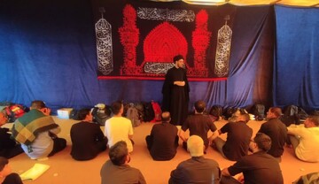 فعالیت‌های تبلیغی گروه «صافی صفا» در نجف با محوریت نماز، معرفت و پاسخ‌گویی به زائران