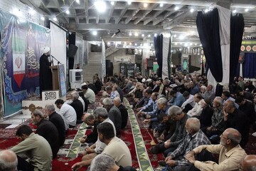 ملت ایران با مقاومت، شکست آمریکا و به زانو درآمدن صهیونیست‌ها را خواهد دید