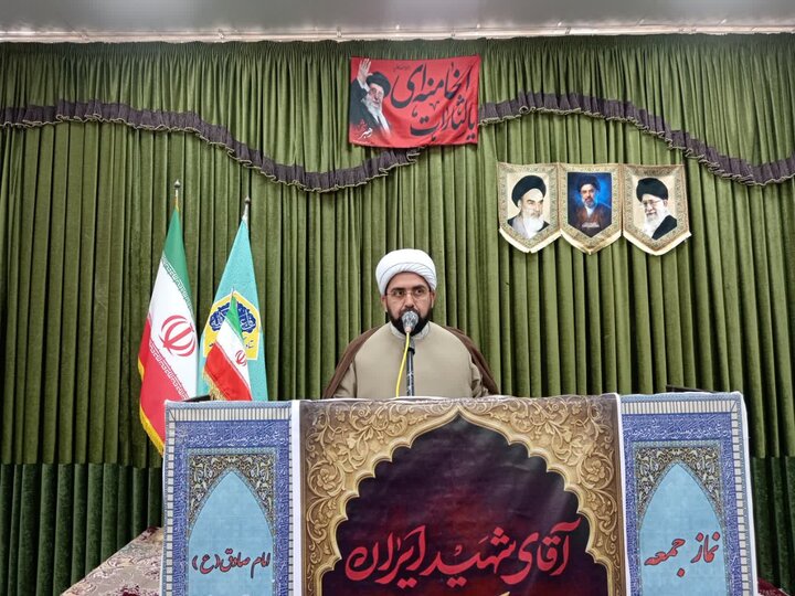 رهبری حکیمانه مقام معظم رهبری، تهدیدهای جهانی را به فرصت و انسجام ملی تبدیل کرد