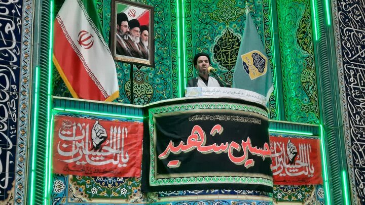 تصاویر/اقامه نماز عبادی سیاسی جمعه در خمین