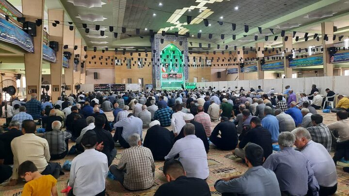 تصاویر/اقامه نماز عبادی سیاسی جمعه در خمین