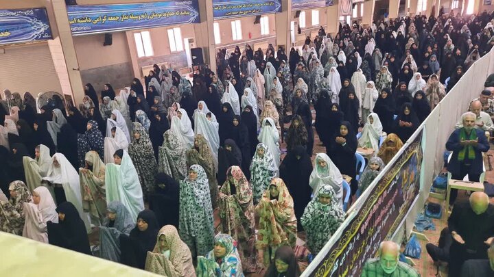 تصاویر/اقامه نماز عبادی سیاسی جمعه در خمین