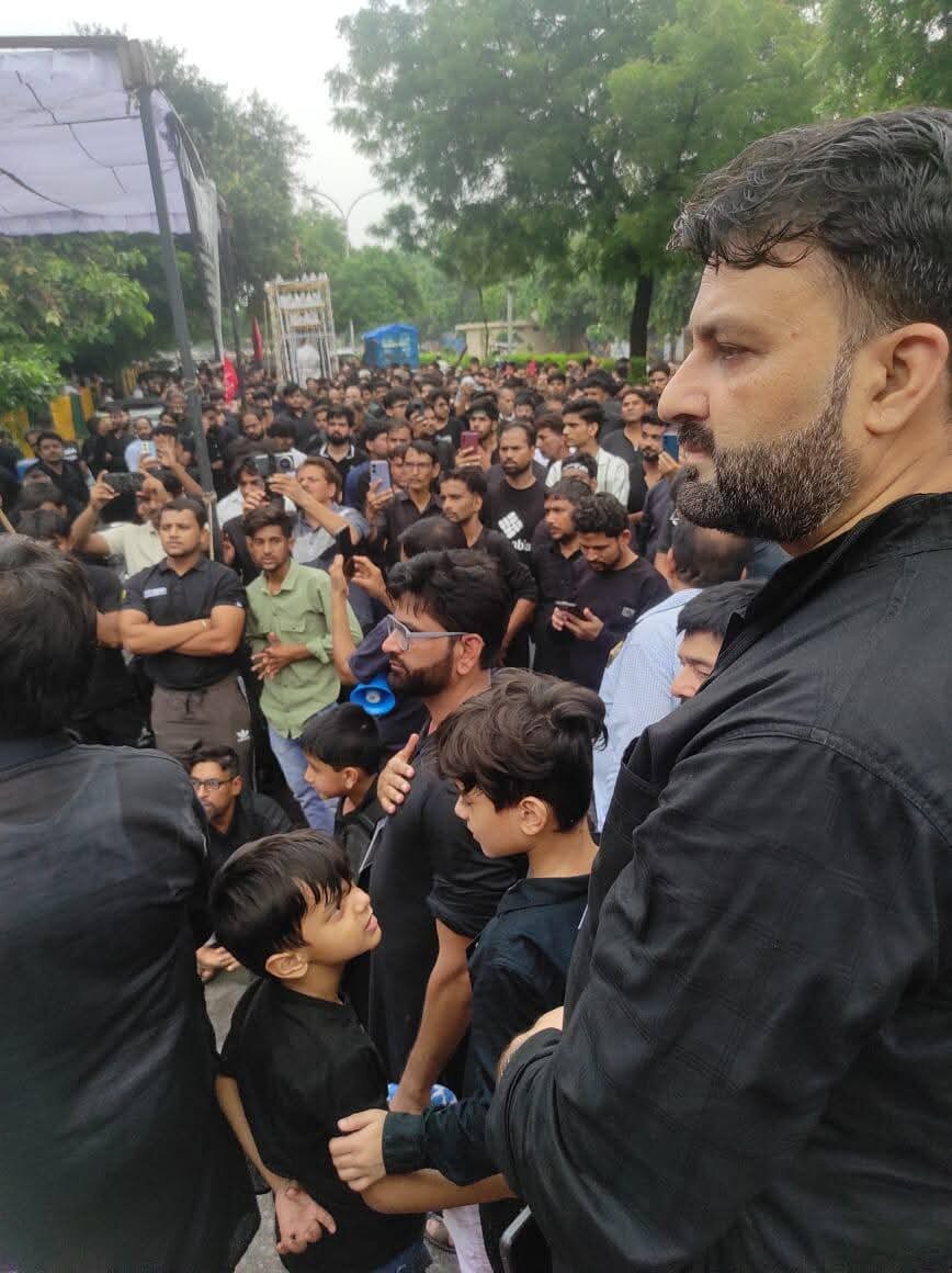 नोएडा में चेहल्लुम ए इमाम हुसैन अ.स.की मजलिस-ए-अज़ा और जुलूस बड़े सम्मान के साथ संपन्न हुआ
