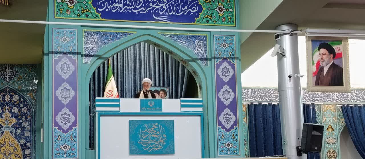 ملت ایران با تکیه بر ایمان و وحدت از آرمان‌های خود عقب‌نشینی نمی‌کند