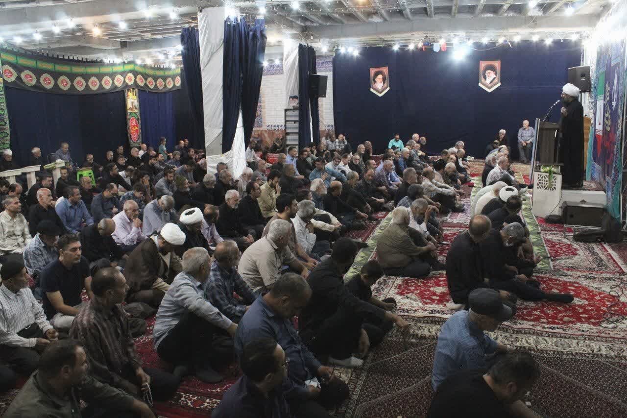 تصاویر / اقامه نماز جمعه در مصلی های استان همدان