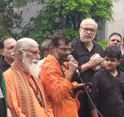 हज़रत इमाम हुसैन अ.स. की कुर्बानी मानवता की मिसाल, अरबईन जुलूस में हिंदू धर्मगुरुओं ने दिया अमन का संदेश