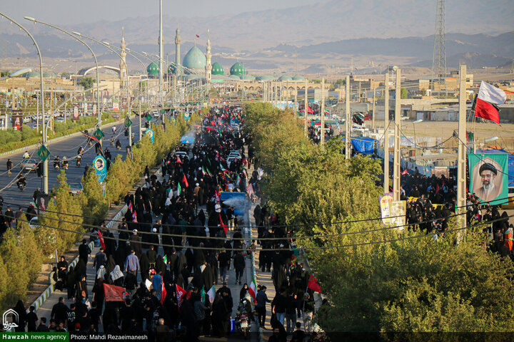 Photos/À Qom, une marée humaine exprime sa ferveur lors de la marche des « Ardéants de l’Arbaïn »
