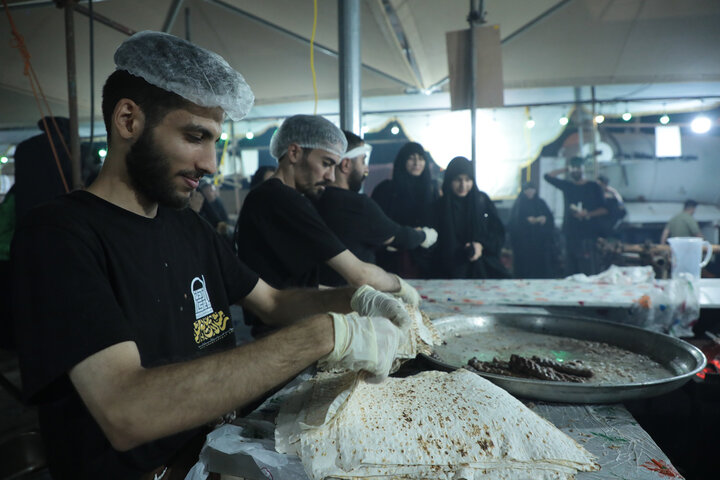 تصاویر/ خدمت رسانی موکب امامزادگان قم در سامرا