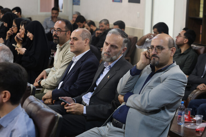 تصاویر / دیدار خبرنگاران همدانی با امام جمعه همدان