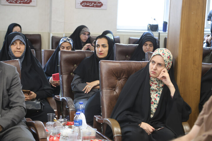 تصاویر / دیدار خبرنگاران همدانی با امام جمعه همدان