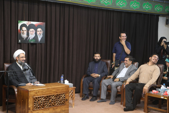 تصاویر / دیدار خبرنگاران همدانی با امام جمعه همدان