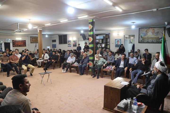 تصاویر / دیدار خبرنگاران همدانی با امام جمعه همدان