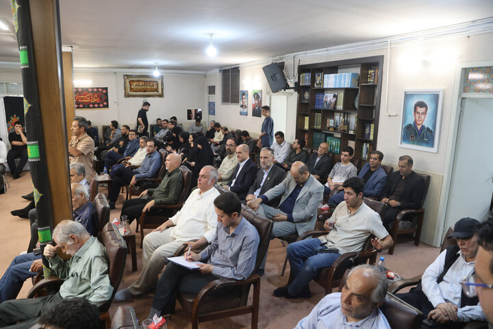 تصاویر / دیدار خبرنگاران همدانی با امام جمعه همدان