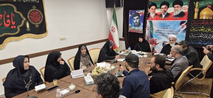 تصاویر / تجلیل ازب خبرنگاران توسط امام جمعه آبیک
