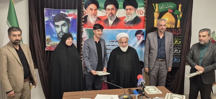 تصاویر / تجلیل ازب خبرنگاران توسط امام جمعه آبیک