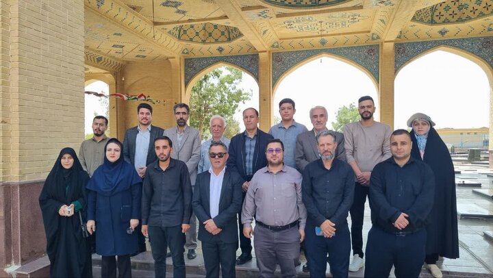 تصاویر / تجدید میثاق خبرنگاران شهرستان تاکستان با شهدا