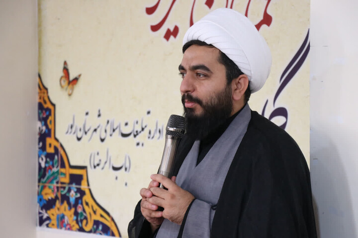 خبرنگاران با قلم متعهد خود، مسیر آگاهی و بصیرت را هموار می‌کنند