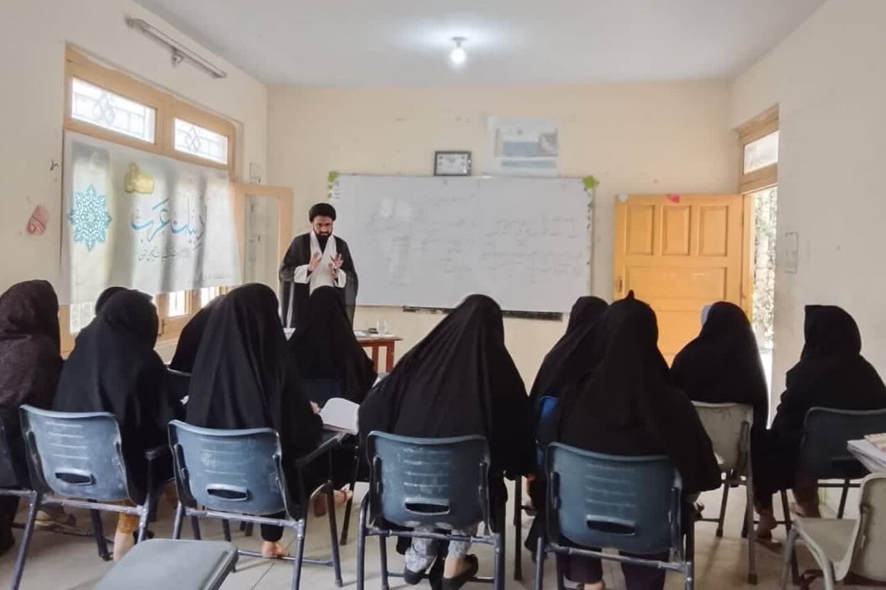 جامعۃ خدیجۃ الکبریٰ گمبہ، سکردو میں’’روشِ تدریسِ ادبیاتِ عرب‘‘ ورکشاپ اختتام پزیر / تقریبِ تقسیمِ انعامات