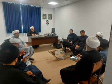 حضور روحانیون هجرت در خدمت‌رسانی به زائران پیاده امام رضا(ع)