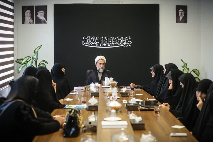 تصاویر /نشست بانوان فعال در امور عفاف و حجاب با امام جمعه قزوین