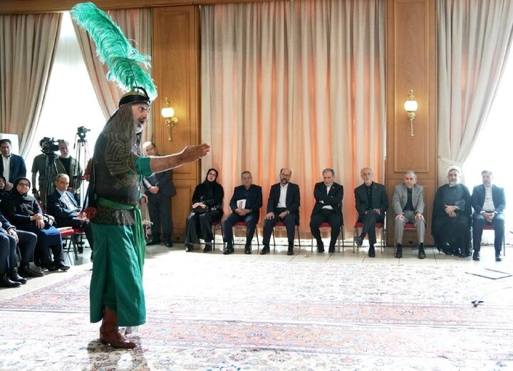 تصاویر/ مراسم «محرم و عاشورا در آیینه اسناد وزارت امور خارجه»