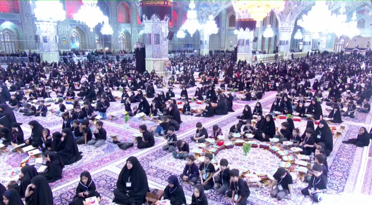 سومین محفل فرشتگان مقاومت با محوریت گرامیداشت شهدای دانش‌آموز میناب و رهبر شهید در حرم رضوی
