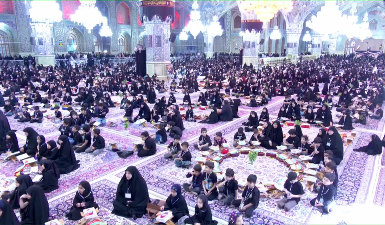 سومین محفل فرشتگان مقاومت با محوریت گرامیداشت شهدای دانش‌آموز میناب و رهبر شهید در حرم رضوی