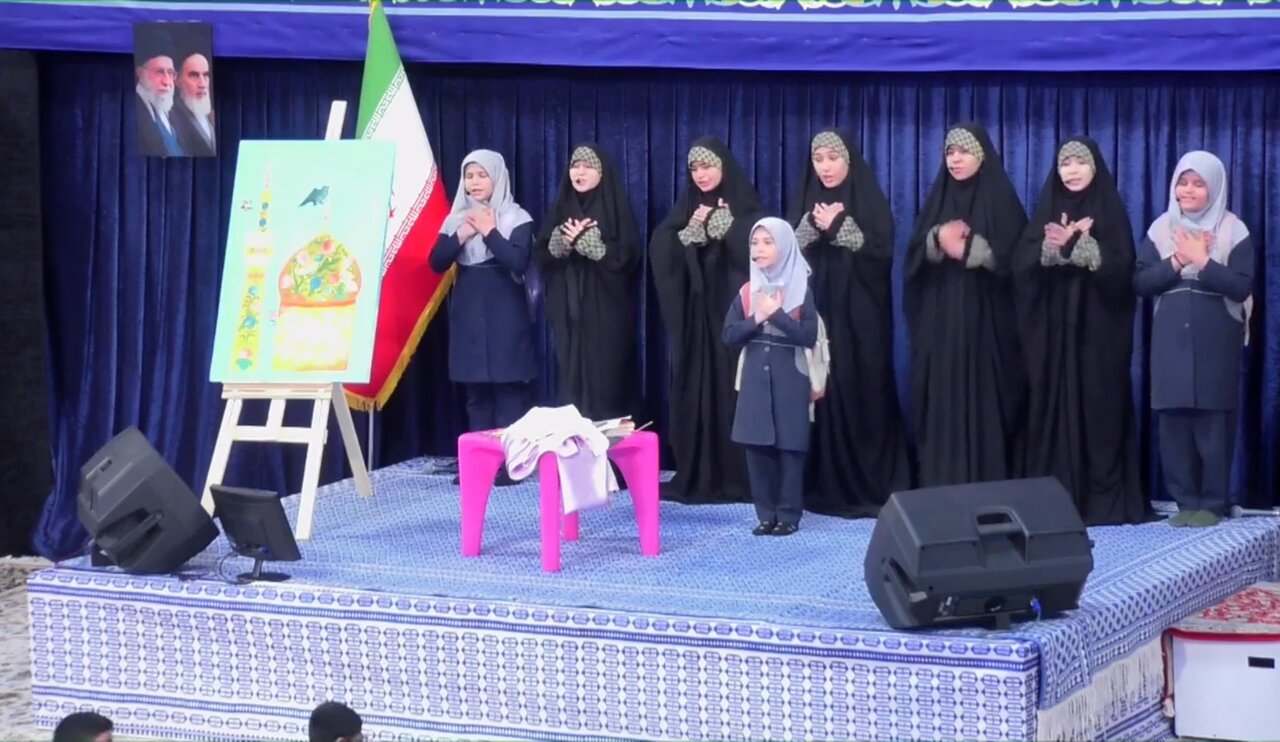 سومین محفل فرشتگان مقاومت با محوریت گرامیداشت شهدای دانش‌آموز میناب و رهبر شهید در حرم رضوی