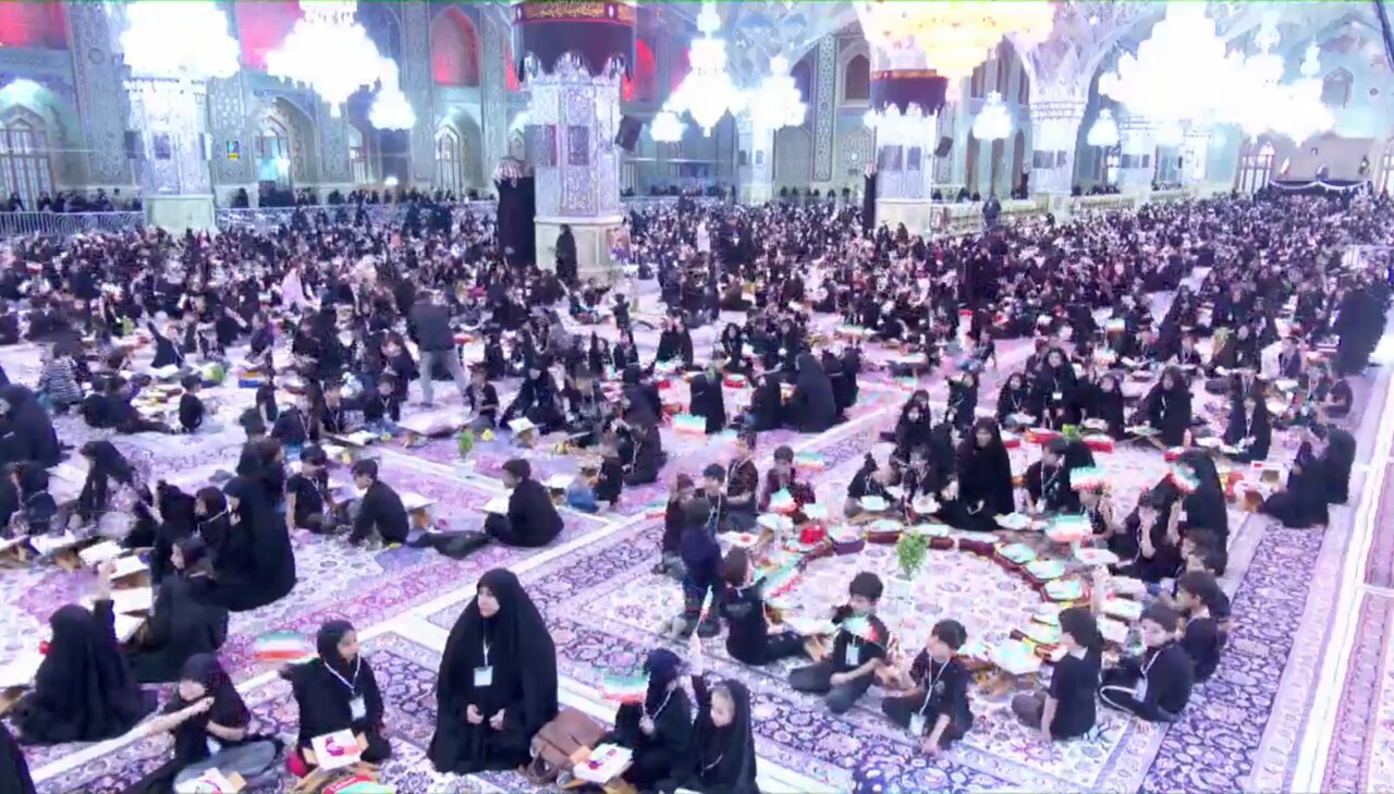 سومین محفل فرشتگان مقاومت با محوریت گرامیداشت شهدای دانش‌آموز میناب و رهبر شهید در حرم رضوی