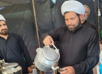 مبلغان حوزه، پای کار تبلیغ و خدمت به زائران رضوی