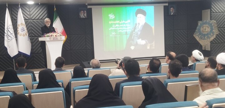رهبر شهید، رعایت قانون را شاخص عدل و عدالت می‌دانستند