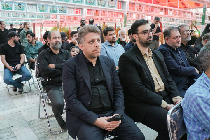 تصاویر/ نشست اهالی رسانه در پاسداشت شهید مسعود سلیمی در گلزار شهدای قم