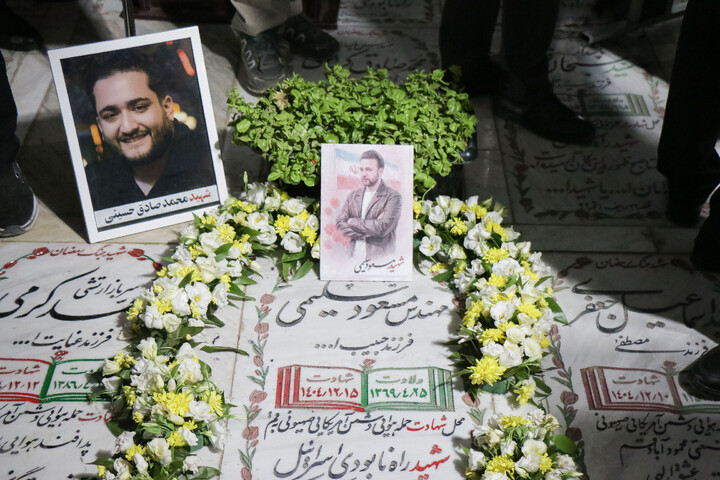 تصاویر/ نشست اهالی رسانه در پاسداشت شهید مسعود سلیمی در گلزار شهدای قم