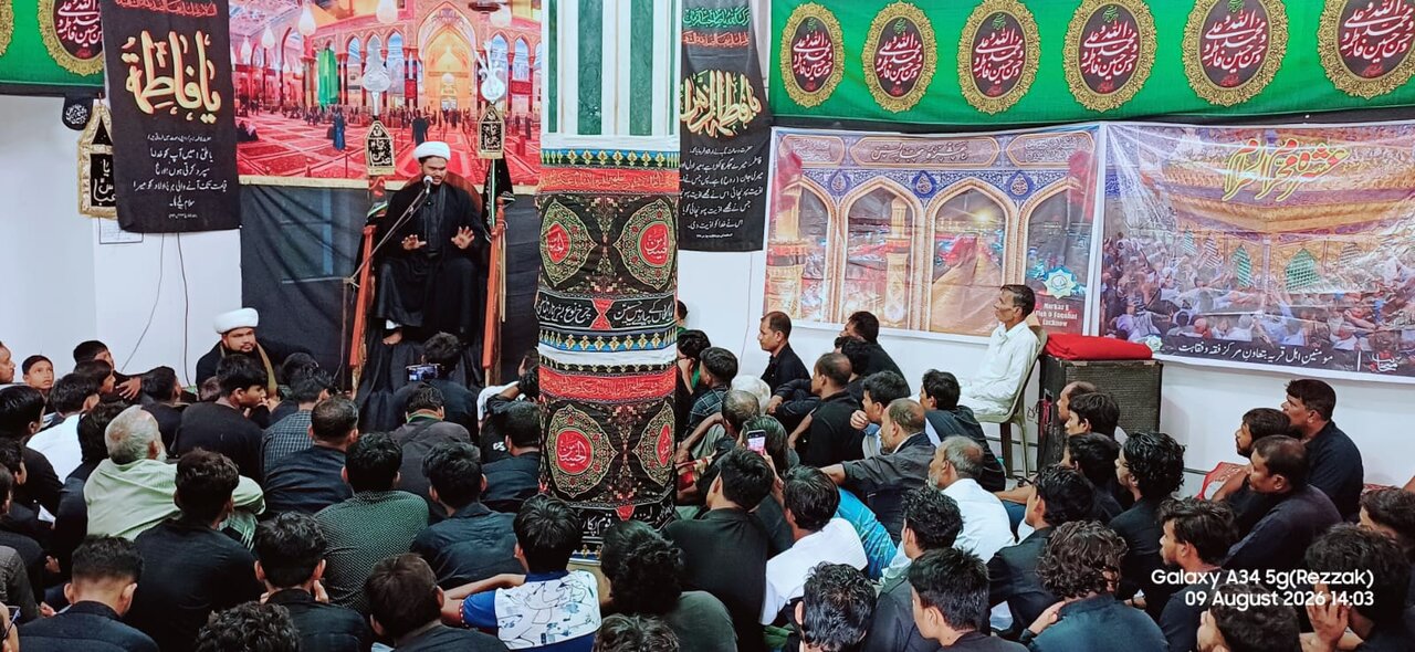عاشورا مکتب ایثار و ایستادگی در برابر ظلم است