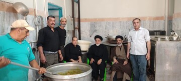 قدردانی امام جمعه نطنز از دست اندرکاران حلیم پزان حسینیه ارشاد اولیاء +تصاویر